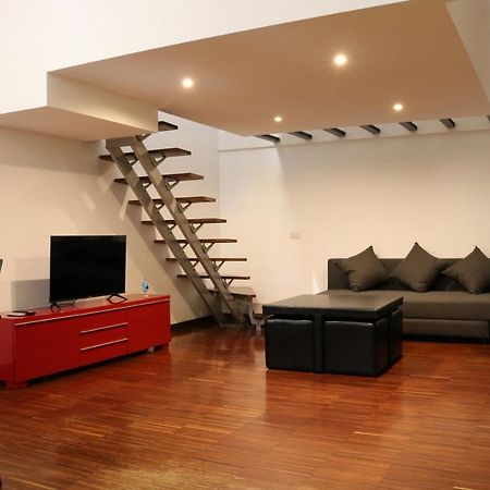 Cozy & Large Loft Famagosta Apartment Milano Exterior foto