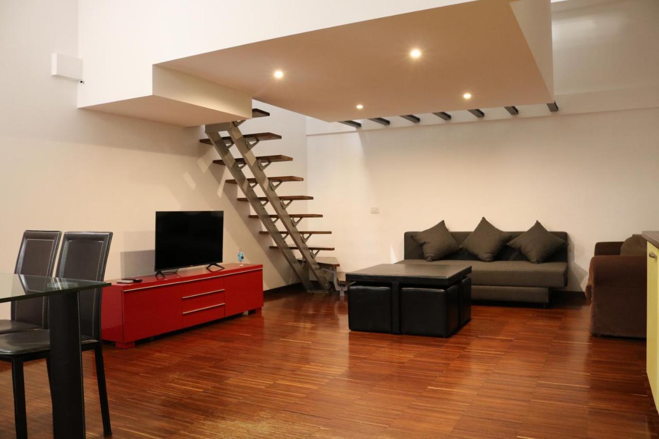 Cozy & Large Loft Famagosta Apartment Milano Exterior foto